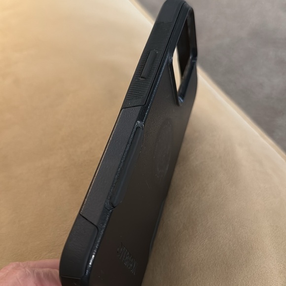 Otterbox iPhone 14 Pro Max case black - Picture 4 of 4